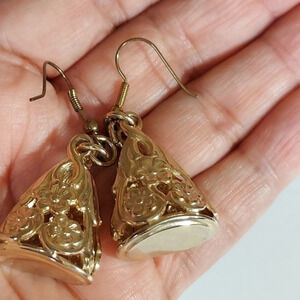 Vintage Goldtone Flower Filigree‎ Pierced Dangled  Earrings Wire Hooks